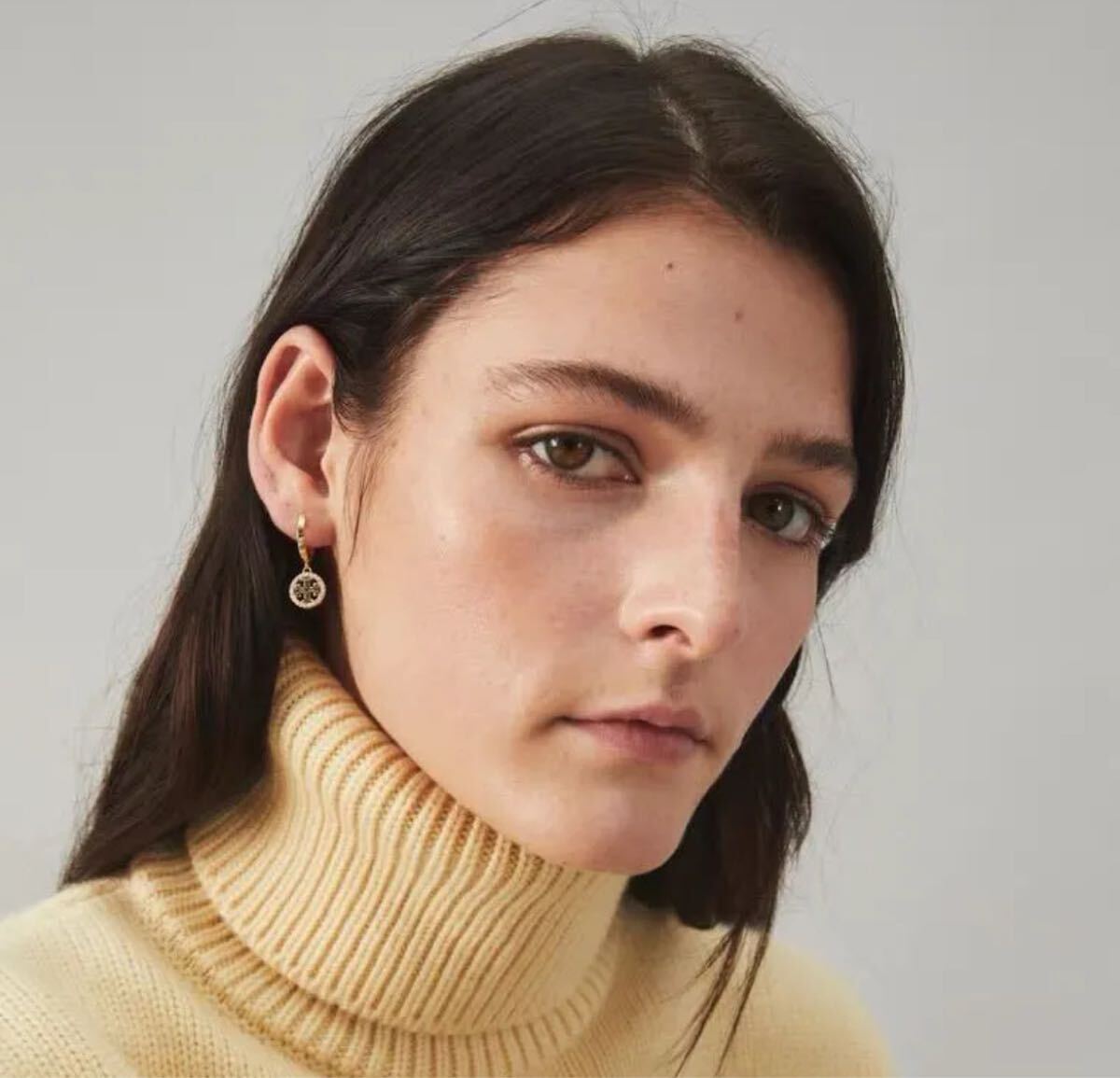 新品未使用 トリーバーチ ミラー パヴェ フープ ピアス_画像7