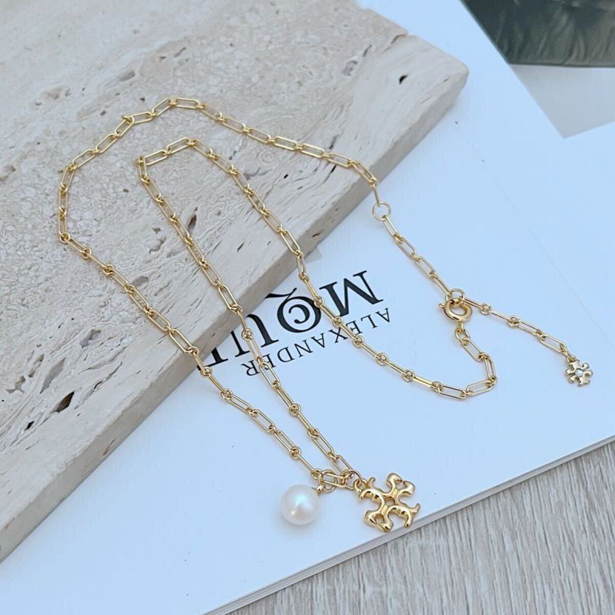 新品未使用　Tory Burch トリーバーチ　ネックレス　ゴール　パール　_画像2