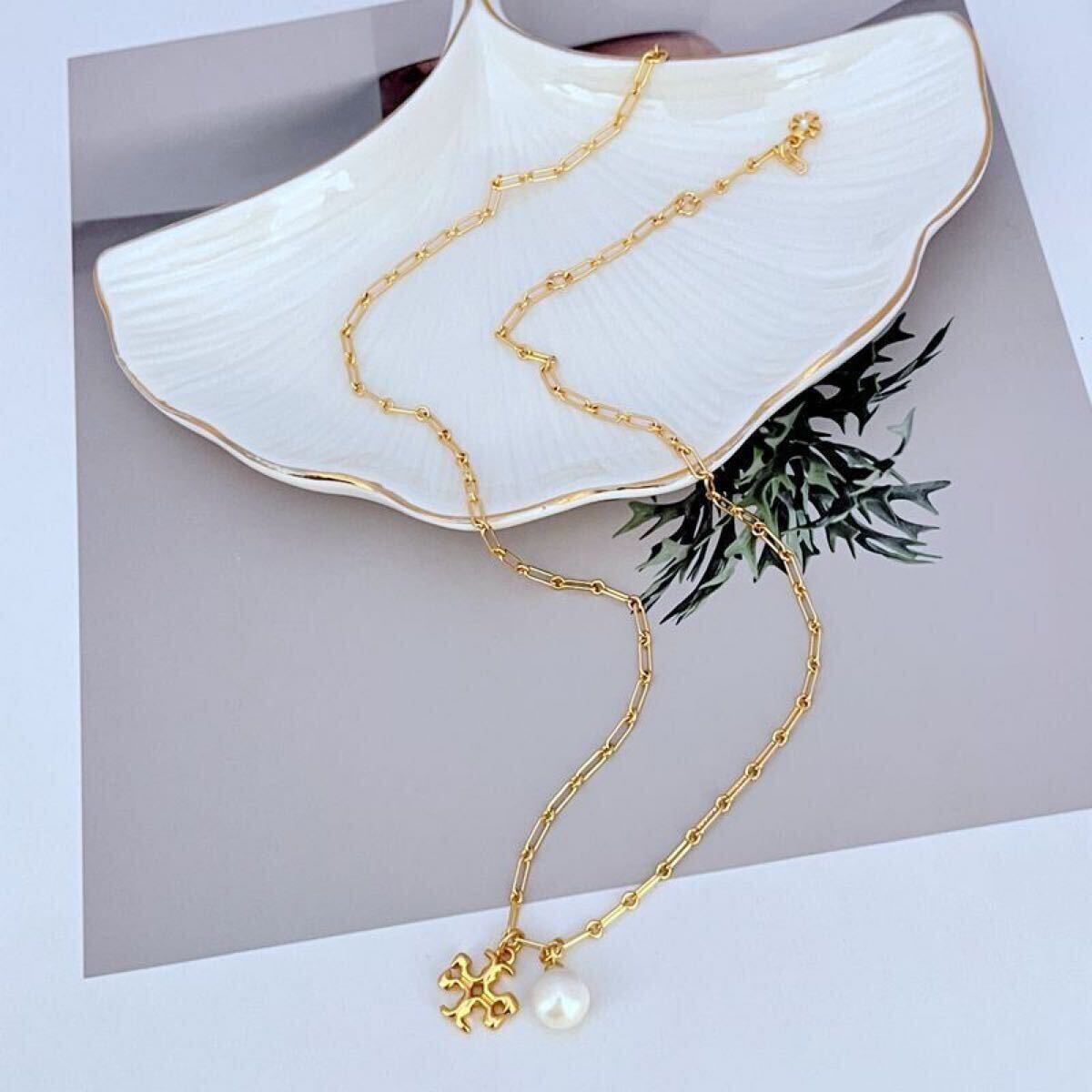 新品未使用　Tory Burch トリーバーチ　ネックレス　ゴール　パール　_画像3