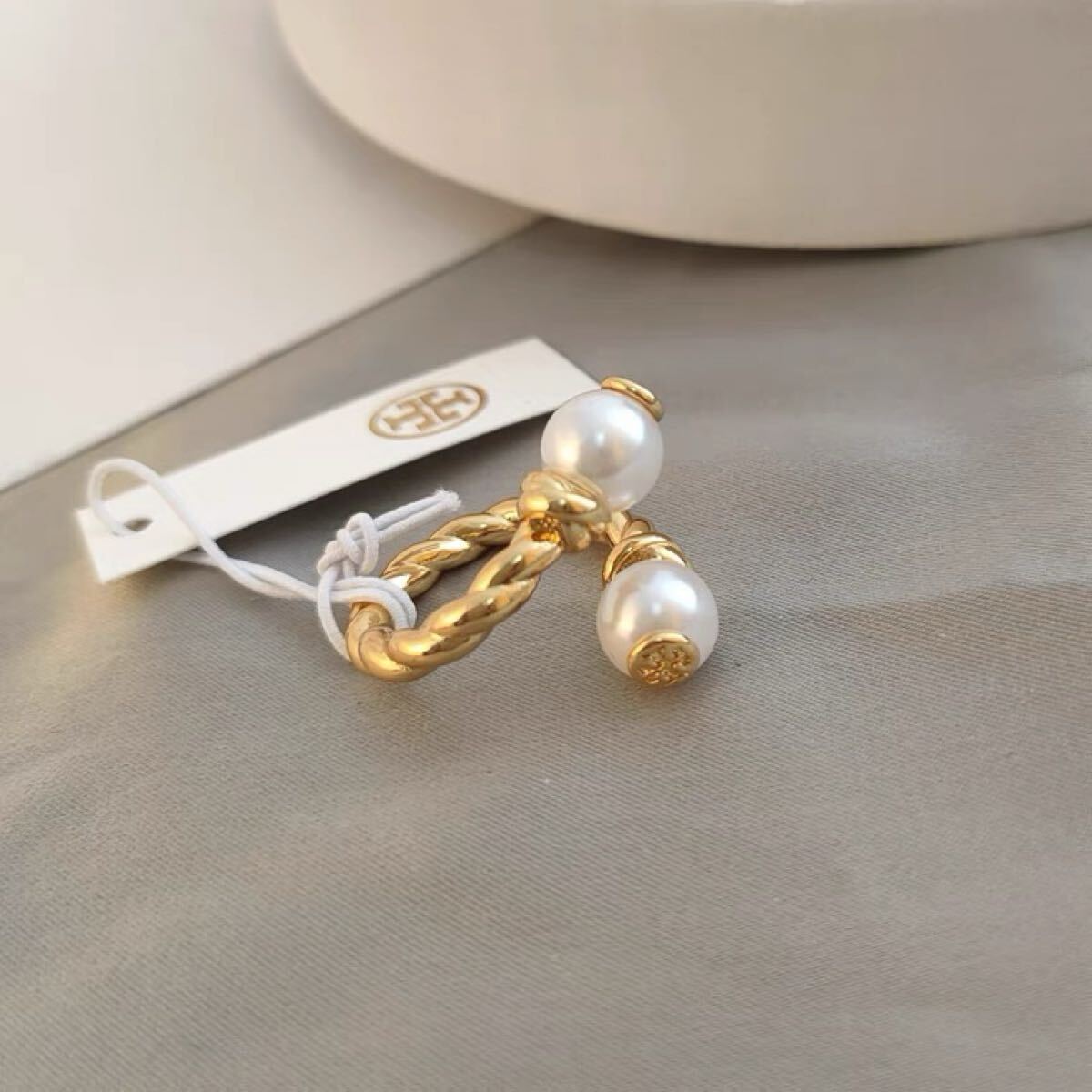 新品未使用　Tory Burch TB015 トリーバーチ　パールリング　ゴールド　上品 フリーサイズ_画像5