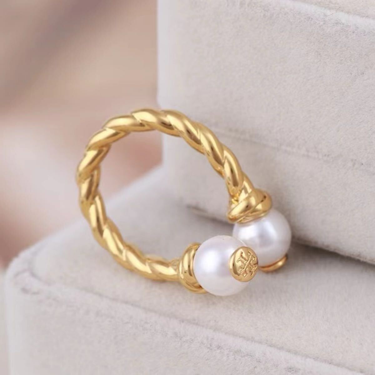 新品未使用　Tory Burch TB015 トリーバーチ　パールリング　ゴールド　上品 フリーサイズ_画像6