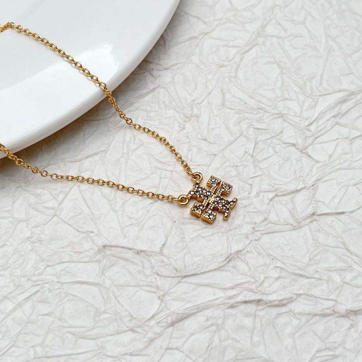 正規新品　TB023-13 Tory Burch トリーバーチ ミラー パヴェ ロゴ ネックレス　ゴールド　大特価　_画像3