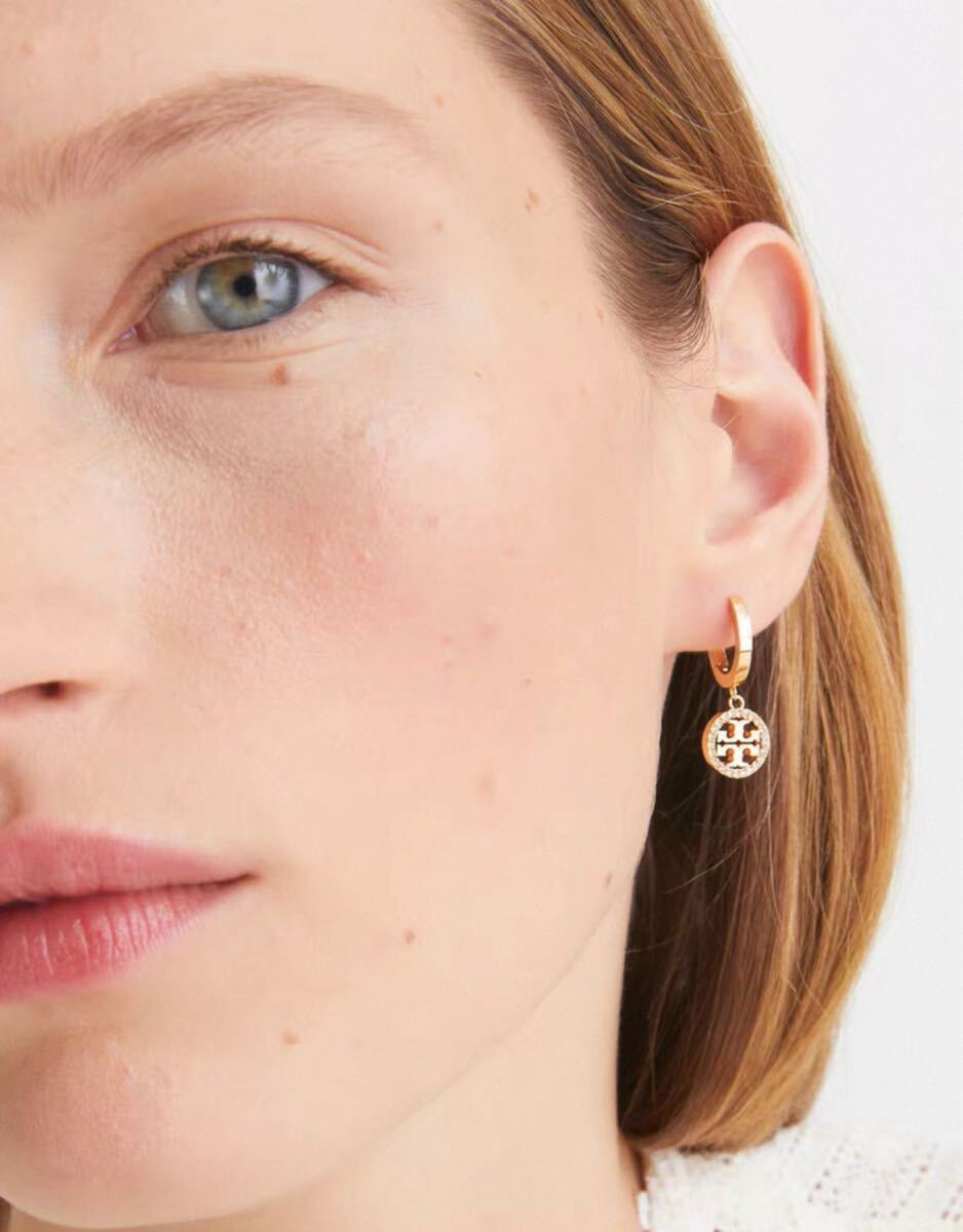 新品未使用 トリーバーチ ミラー パヴェ フープ ピアス_画像6