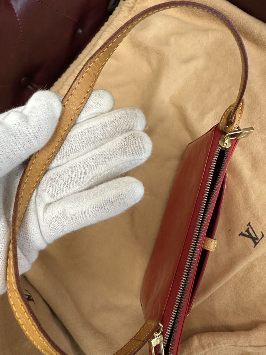  Louis Vuitton verunimaro Lee квадратное 