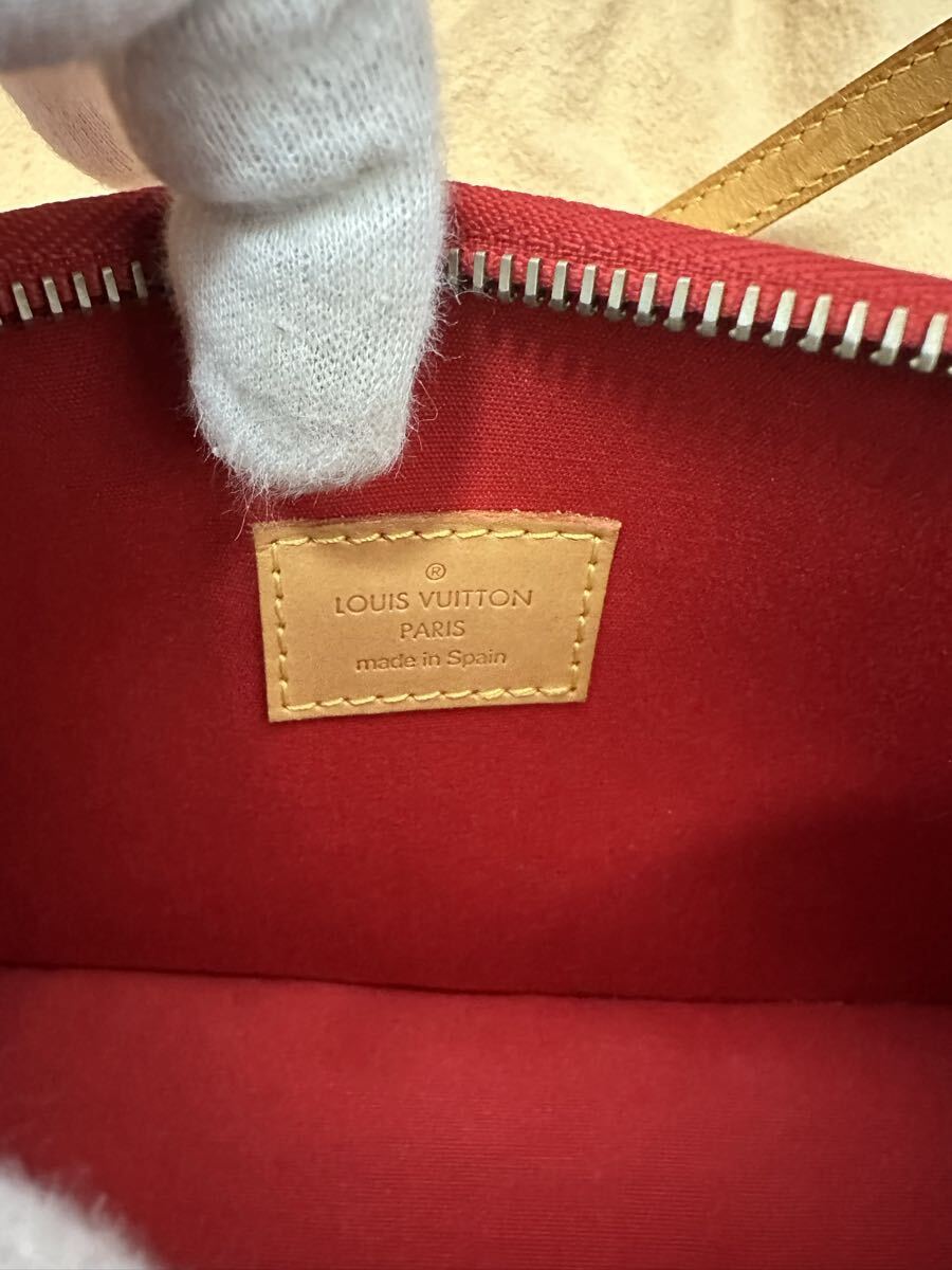  Louis Vuitton verunimaro Lee квадратное 