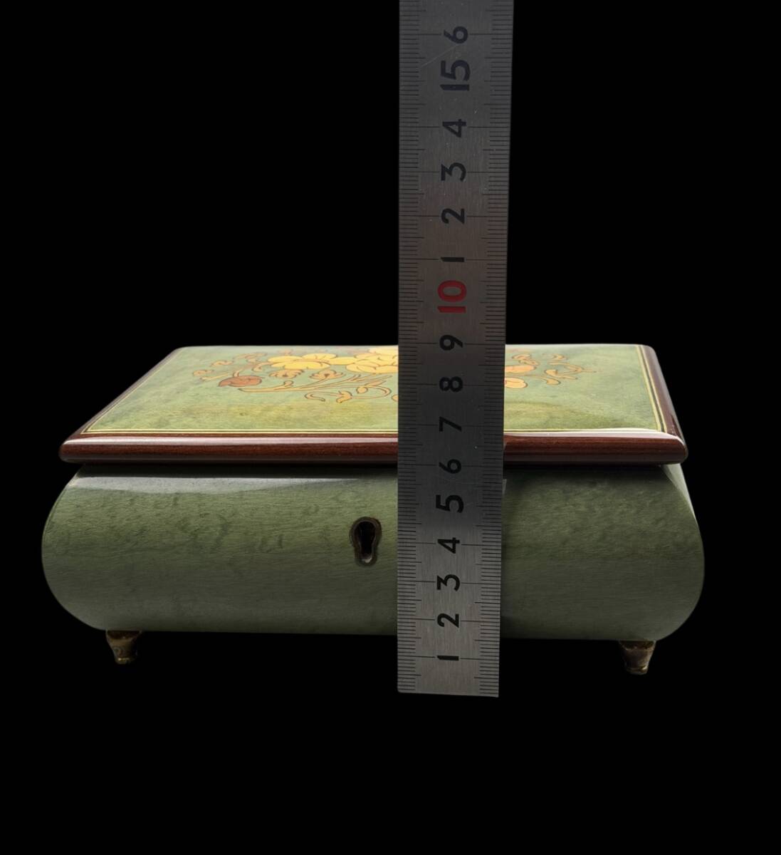 【偲】 Swiss Reuge Music Box スイス リュージュ製 オルゴール ラッカー塗装の花柄象嵌 長方形の箱セージグリーンと明るい色木材 r-1090_画像9