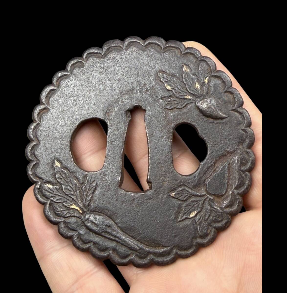 [.]. река дайкон map . металлический земля . высота гравюра умение гарда меча .... для японский меч принадлежности диаметр примерно 8cm вес примерно 152.68 r-1152