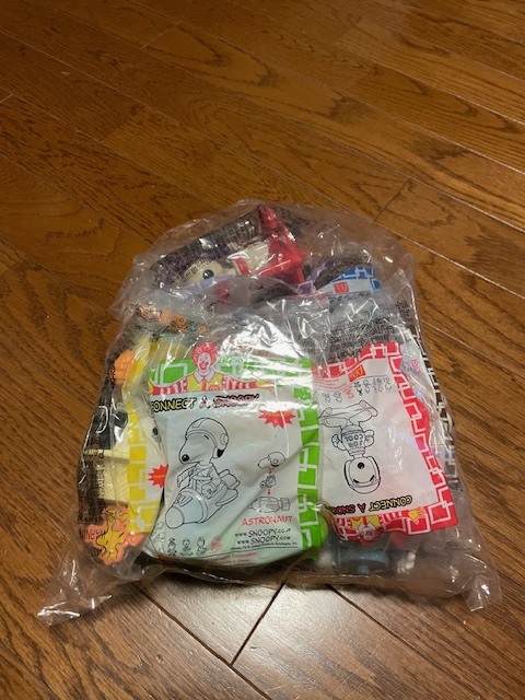 マクドナルド ハッピーセットのおもちゃ CONNECT　A　SNOOPYシリーズ8点_画像2