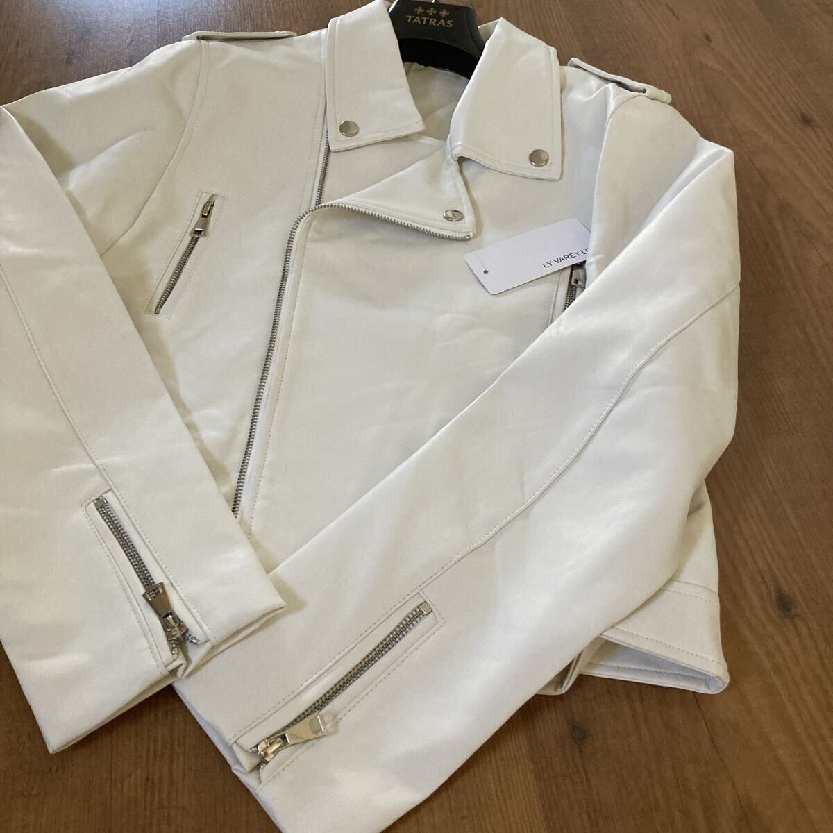 未着用タグ付きLY VAREY LIN　ライダースジャケット　白 ジャケット 白 アイボリー ジップアップ_画像5