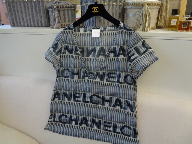 シャネル　ヴィンテージ　美品 * 半袖Vネックブラウス　CHANELロゴいっぱい　サイズ42_画像6