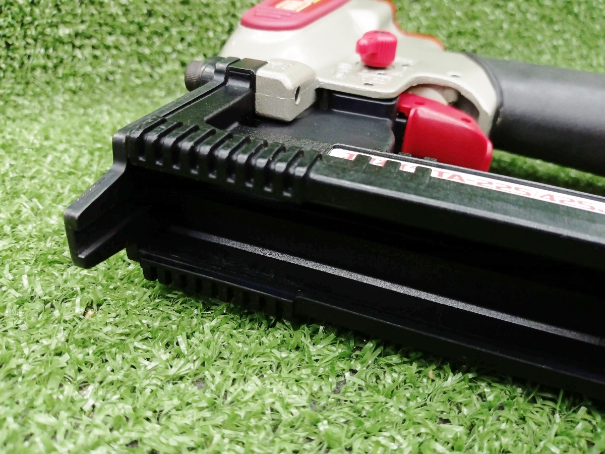 中古 マックス MAX 常圧ステープル用エアネイラ 肩幅4mm 足長13～25mm 本体のみ TA-225/425J_画像3