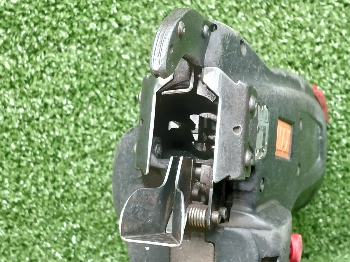 中古品 MAX マックス 14.4V 鉄筋結束機 ツインタイア TWINTIER 4.0Ah バッテリー2個 充電器付 RB-440T-B2CA/1440A_画像5