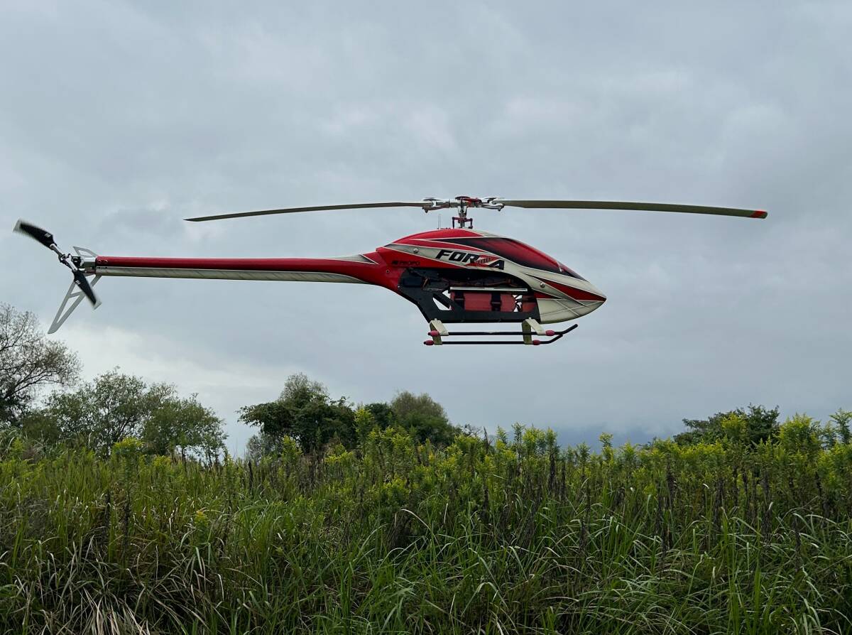 JR FORZA700 RCヘリ XG8送信機付き(中古）_画像10