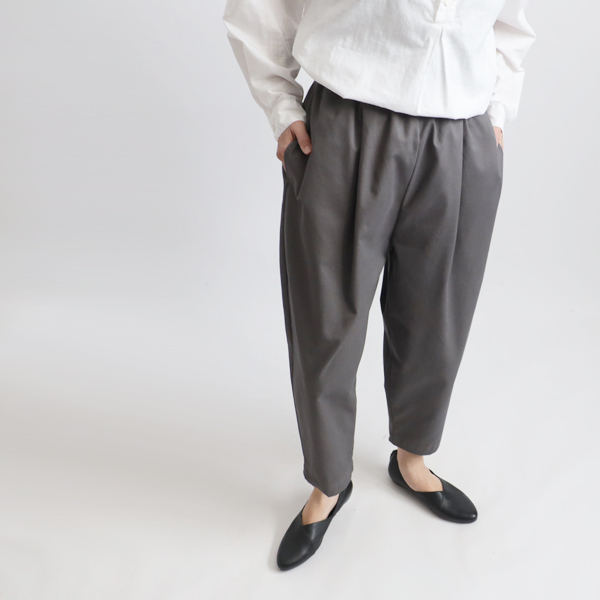 冬のパンツ祭り　８５cm丈　コットンチノ生地　チノパン　誰にでも似合う定番 パンツ テーパード ペグ カーキグレ―　R10B_画像6