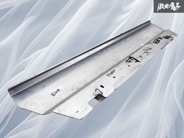 ★希少!! ストア出品!!★ 社外品 ランチア デルタ EVO1/2 フロント バンパー リップガード アンダーガード 外装 エアロ 即納 棚17G_画像2