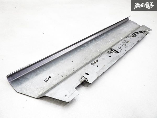 ★希少!! ストア出品!!★ 社外品 ランチア デルタ EVO1/2 フロント バンパー リップガード アンダーガード 外装 エアロ 即納 棚17G_画像6