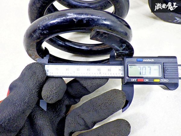【ストア出品】社外 直巻き スプリング バネ コイル 車高調用 2本 汎用品 自由長170mm ID70mm 20kg/mm ケンメリで使用されてました 棚8C_画像4