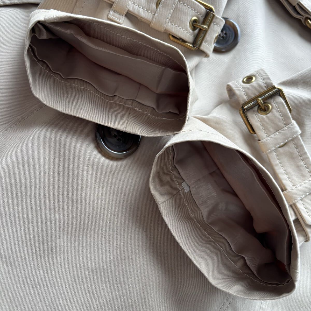 【激レア 美品】BURBERRY BLUE LABEL バーバリー ブルーレーベル トレンチコート ノバチェック ベルト付 ベージュ ハニーベージュ 40 S〜M_画像5