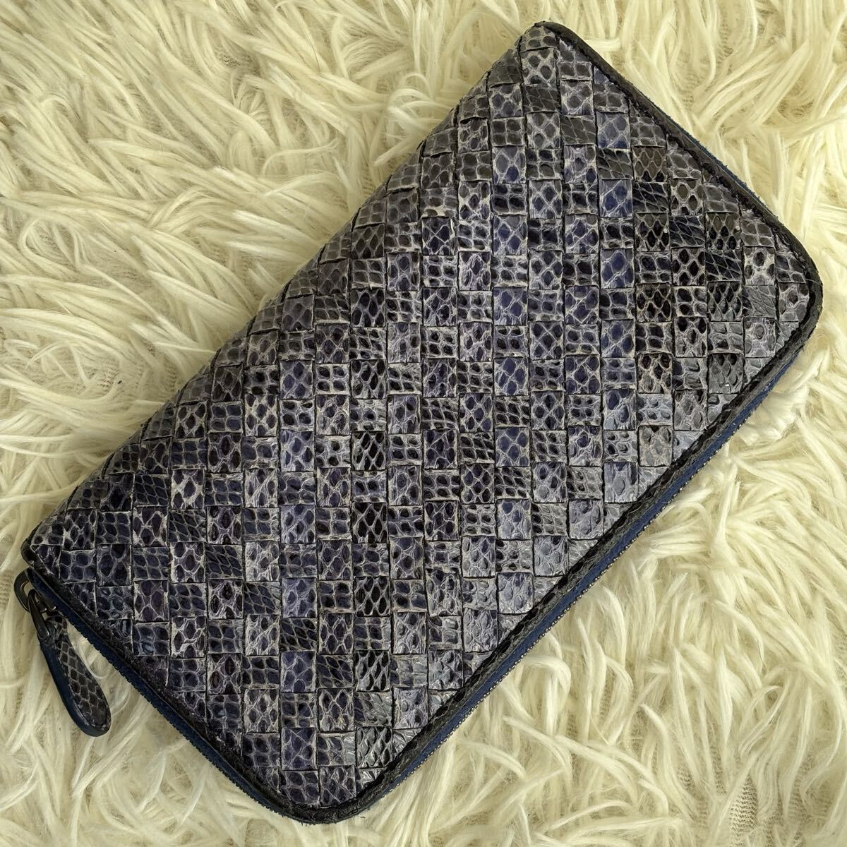 [ очень редкий прекрасный товар ]BOTTEGA VENETA Bottega Veneta длинный кошелек Zippy бумажник сетка a year z питон . кожа оттенок голубого синий серия 