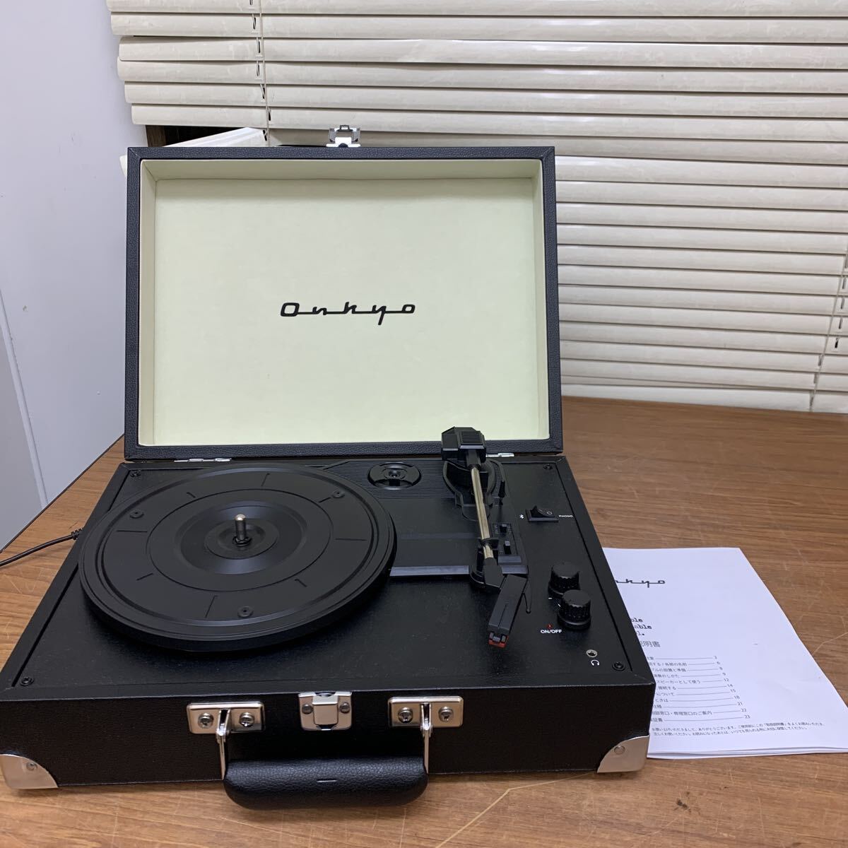 ONKYO オンキヨー PORTABLE TURNTABLE ポータブルレコードプレーヤー OCP-01 スーツケース型 現状品_画像1