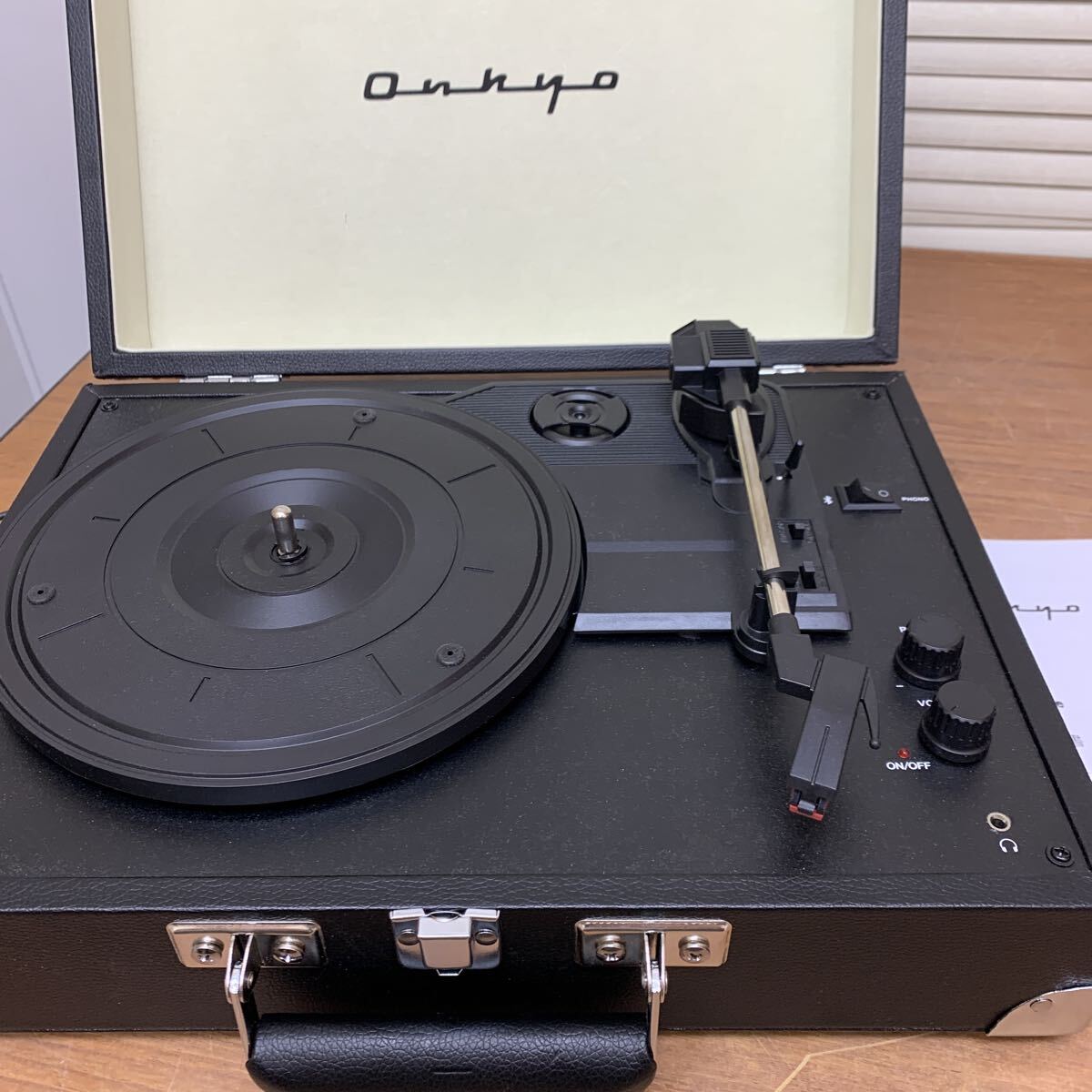 ONKYO オンキヨー PORTABLE TURNTABLE ポータブルレコードプレーヤー OCP-01 スーツケース型 現状品_画像4
