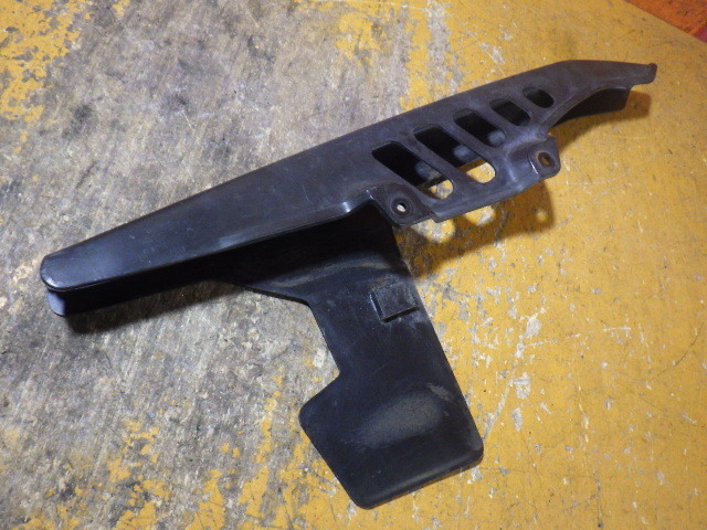 63722 ヤマハ 1KH-030~ セロー225 '87 キック車 純正 チェーンカバー 割れ無 タイヤ擦れ無_画像2