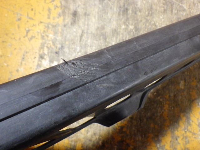 63722 ヤマハ 1KH-030~ セロー225 '87 キック車 純正 チェーンカバー 割れ無 タイヤ擦れ無_画像4