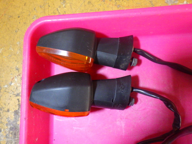 64323 ホンダ MC33-160～ VTR250 FI '16 純正 フロントウインカー 左右セット 割れ無 電球OK_画像3