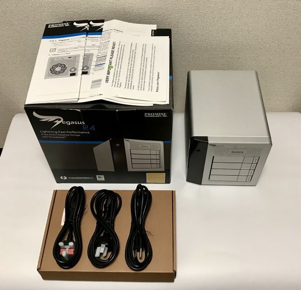 未使用品 PROMISE TECHNOLOGY Pegasus R4 HDD 4TB (1TB×4) 外付けハードディスクドライブ_画像1