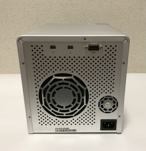 未使用品 PROMISE TECHNOLOGY Pegasus R4 HDD 4TB (1TB×4) 外付けハードディスクドライブ_画像3