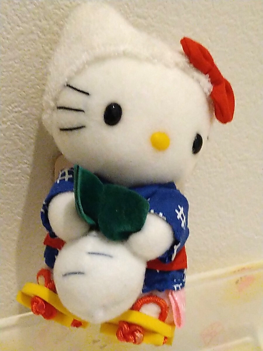 激レア　キティ　鹿児島限定　桜島大根　マスコット　ぬいぐるみ　ボールチェーン　タグ付き未使用品_画像3