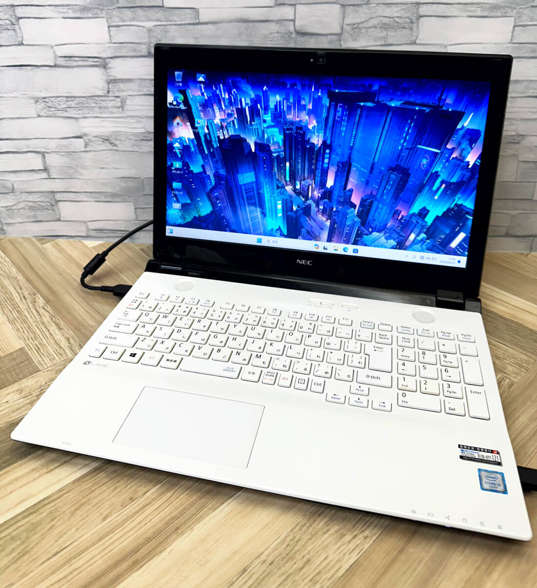 極上品/新型Window11搭載/NEC LaVie/爆速6世代CPU/カメラ/高速新品SSD256GB/驚異の８GBメモリ/DVD焼き/ブルーレイ/オフィス/ソフト多数！_画像2