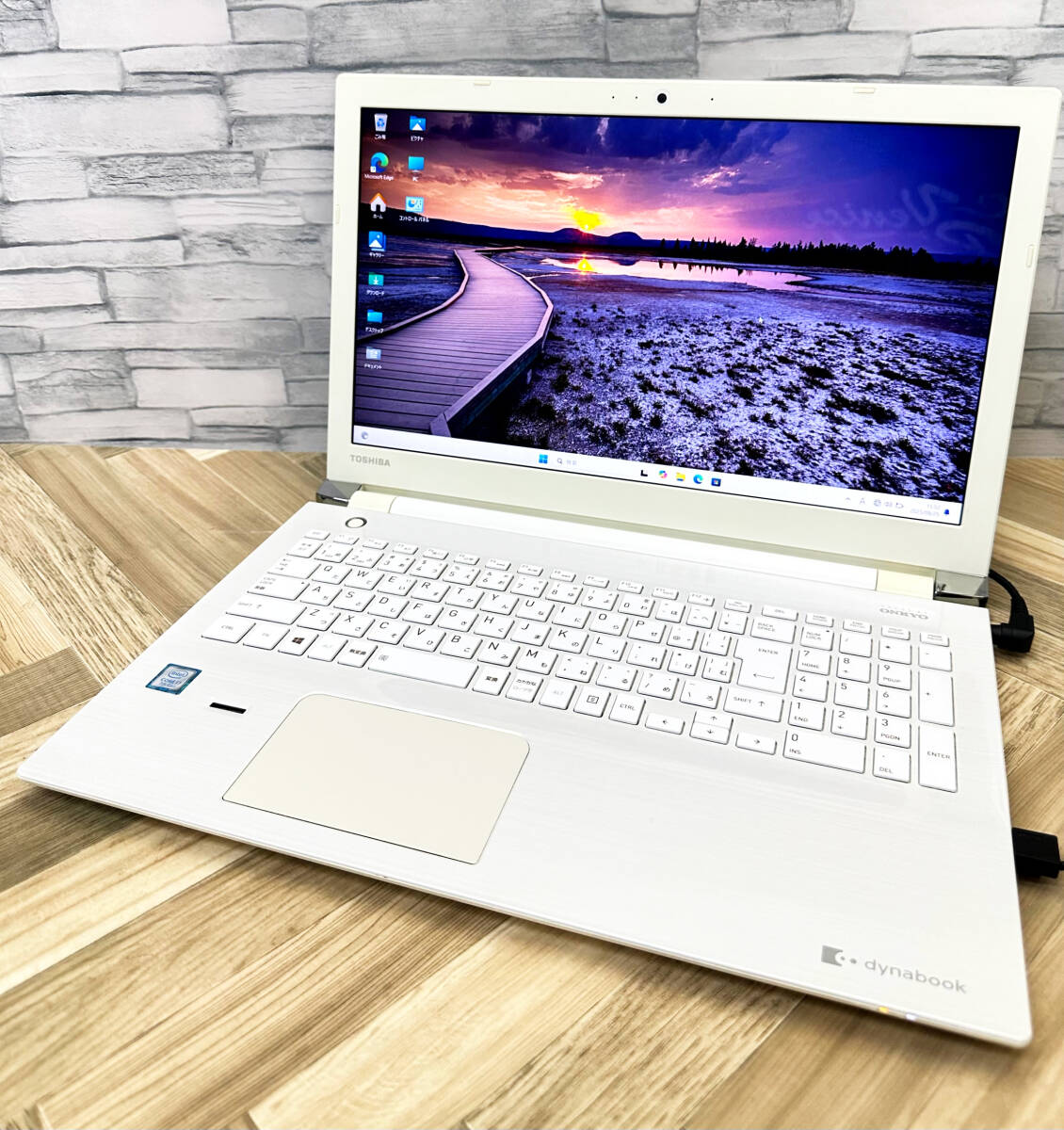 極上品/新型Window11搭載/東芝/爆速7世代CPU/カメラ/高速新品SSD256GB/驚異の８GBメモリ/DVD焼き/オフィス/ソフト多数！_画像2