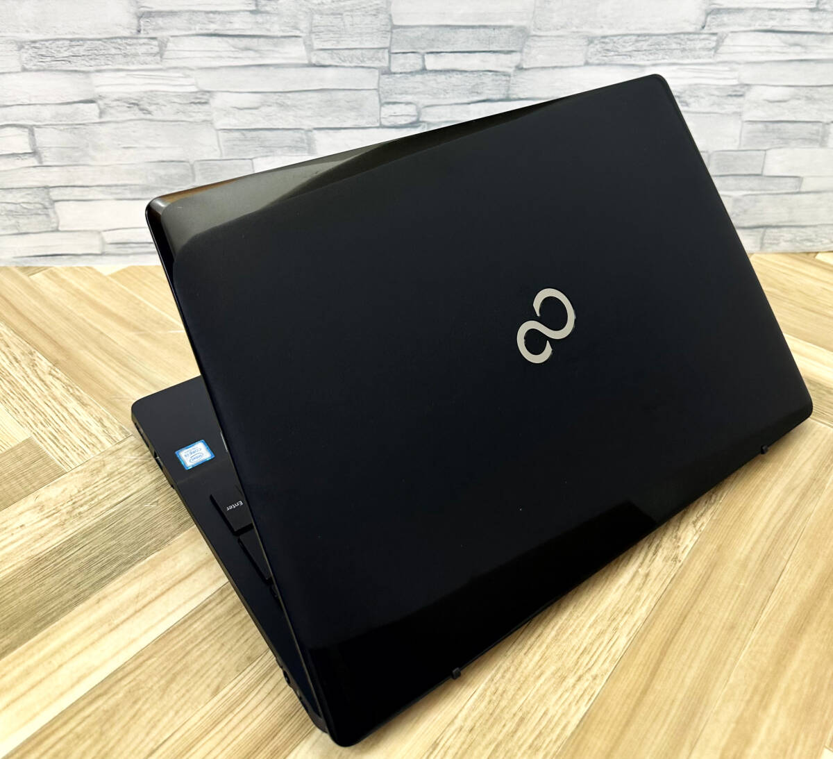 極上品/新型Window11搭載/富士通/爆速6世代CPU/カメラ/高速新品SSD256GB/驚異の8GBメモリ/DVD焼き/ブルーレイ/オフィス/ソフト多数!_画像5