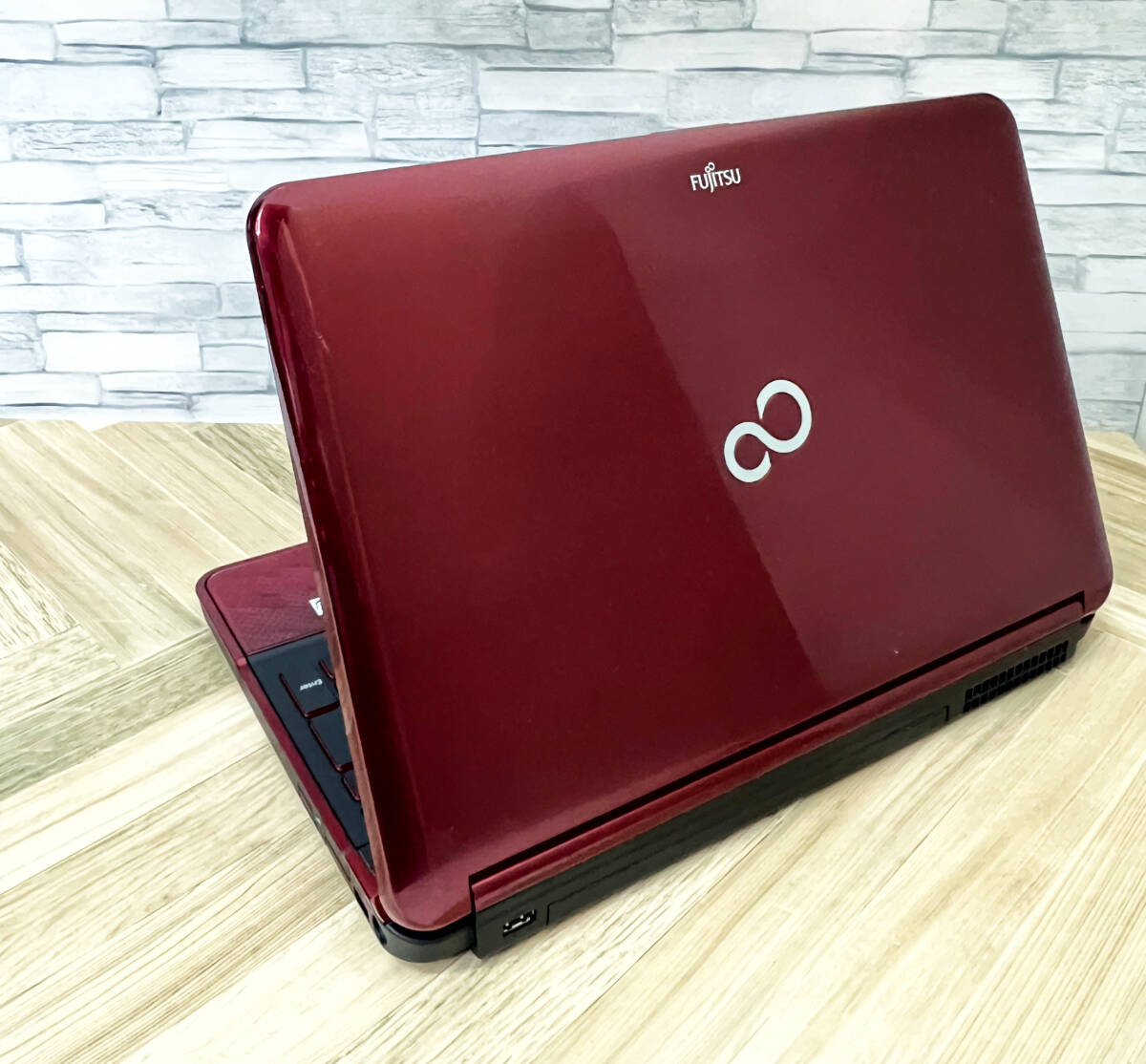 極上品/新型Window11搭載/富士通/爆速Core-i7搭載/カメラ/高速新品SSD512GB/驚異の16GBメモリ/ブルーレイ/DVD焼き/オフィス/ソフト多数_画像6