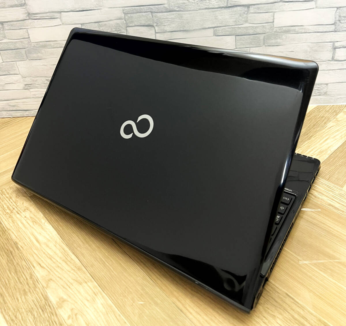 極上品/新型Window11搭載/富士通/爆速5世代CPU/カメラ/高速新品SSD256GB/驚異の８GBメモリ/DVD焼き/オフィス/ソフト多数！_画像7