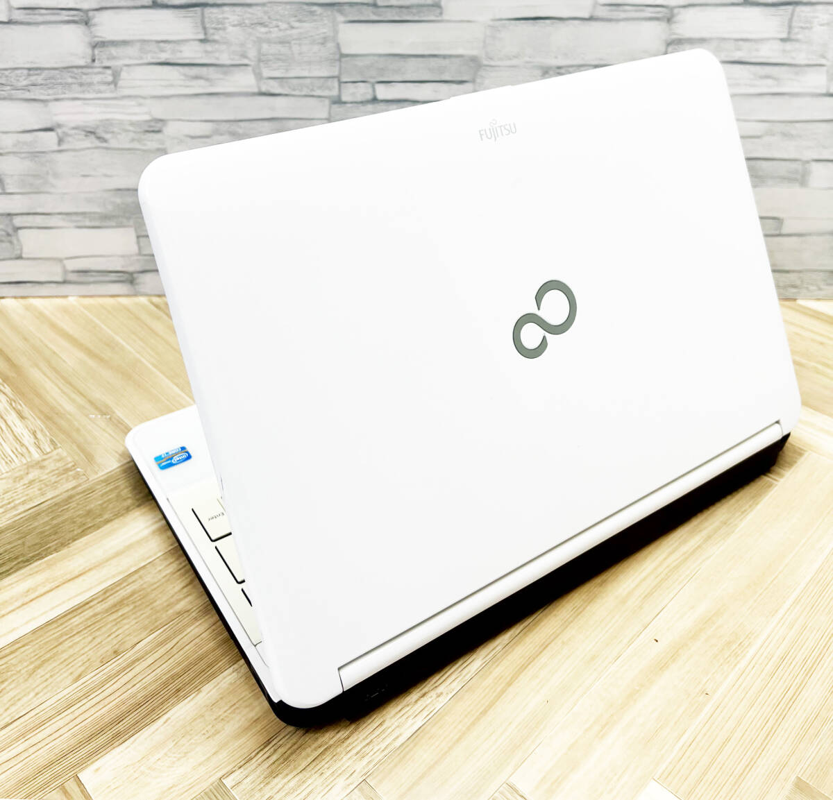 極上品/新型Window11搭載/富士通/爆速Core-i7搭載/カメラ/高速新品SSD512GB/即決１６GBメモリ/ブルーレイ/DVD焼き/オフィス/ソフト多数！_画像6