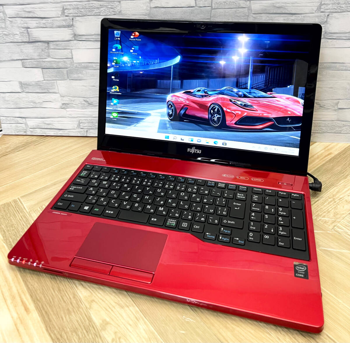 極上品/新型Window11搭載/富士通/爆速5世代CPU/カメラ/高速新品SSD256GB/驚異の８GBメモリ/DVD焼き/ブルーレイ/オフィス/ソフト多数！_画像2