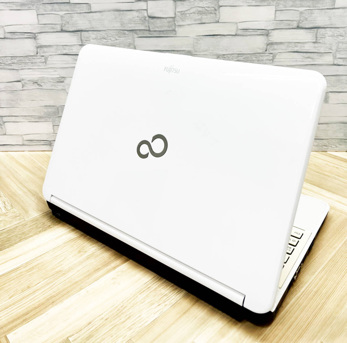 極上品/新型Window11搭載/富士通/爆速Core-i7搭載/カメラ/高速新品SSD512GB/即決１６GBメモリ/ブルーレイ/DVD焼き/オフィス/ソフト多数！_画像7