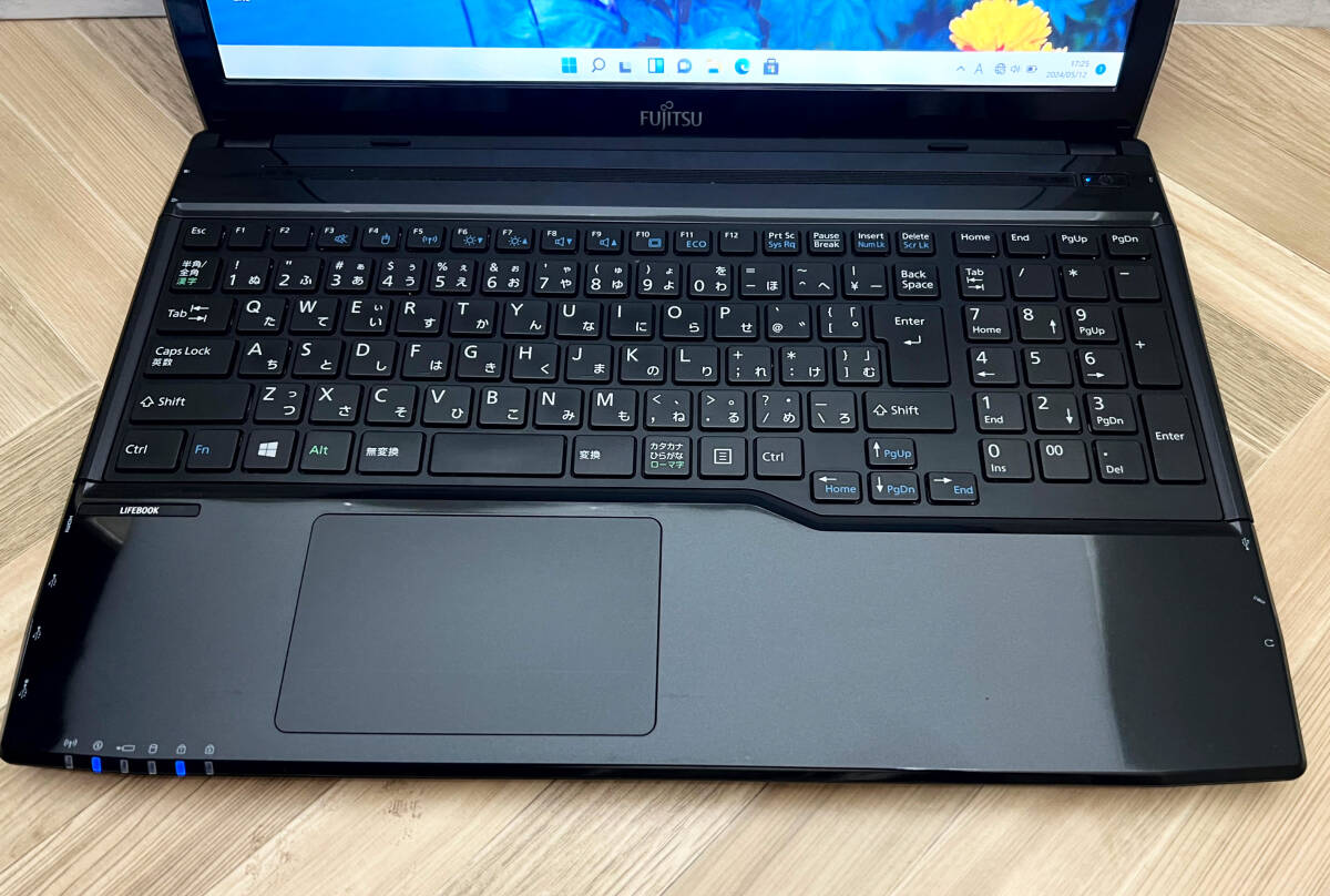 極上品/新型Window11搭載/富士通/爆速4世代CPU/カメラ/高速新品SSD256GB/驚異の８GBメモリ/DVD焼き/オフィス/ソフト多数！_画像3