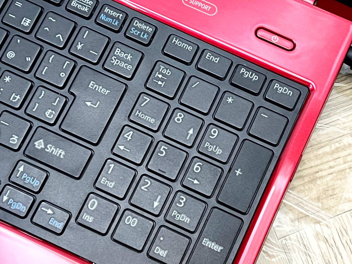 極上品/新型Window11搭載/富士通/爆速5世代CPU/カメラ/高速新品SSD256GB/驚異の８GBメモリ/DVD焼き/ブルーレイ/オフィス/ソフト多数！_画像4