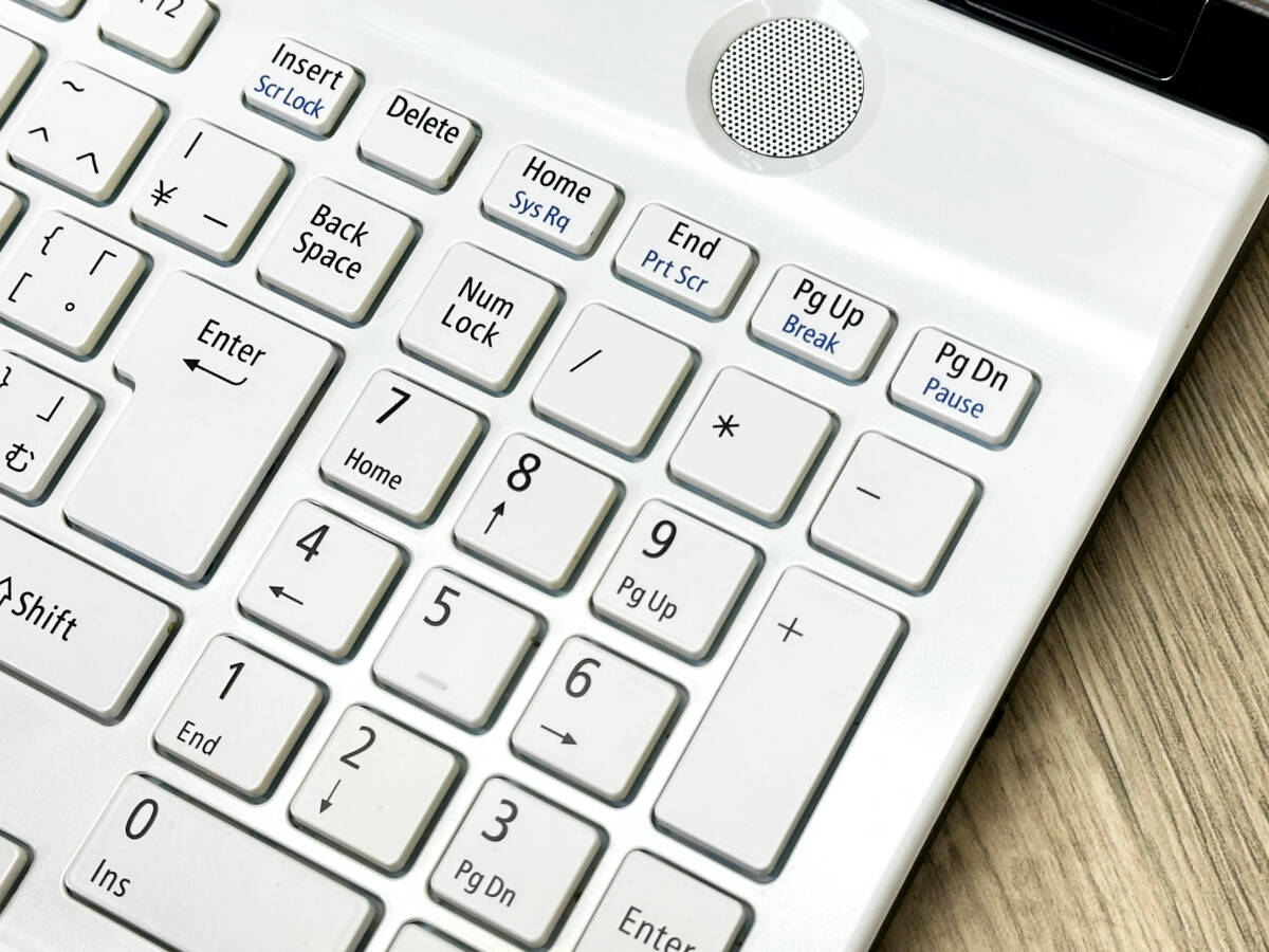 極上品/新型Window11搭載/NEC LaVie/爆速6世代CPU/カメラ/高速新品SSD256GB/驚異の８GBメモリ/DVD焼き/ブルーレイ/オフィス/ソフト多数！_画像4