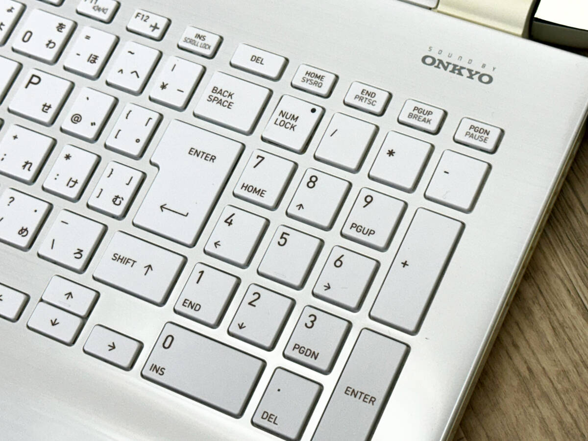 極上品/新型Window11搭載/東芝/爆速7世代CPU/カメラ/高速新品SSD256GB/驚異の８GBメモリ/DVD焼き/オフィス/ソフト多数！_画像4