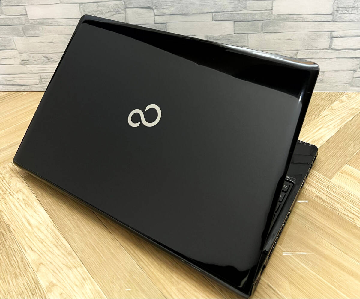 極上品/新型Window11搭載/富士通/爆速6世代CPU/カメラ/高速新品SSD256GB/驚異の８GBメモリ/DVD焼き/ブルーレイ/オフィス/ソフト多数！_画像7