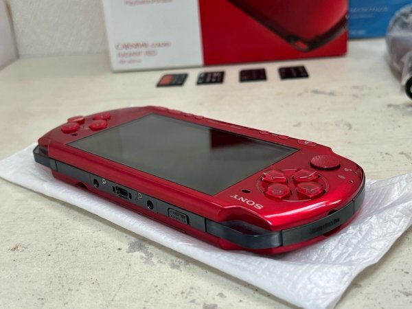 極美品 PSP プレイステーションポータブル PSP3000 ラディアントレッド 本体 動作確認済 箱説明書 メモカ、ワンセグなどおまけ付_画像7