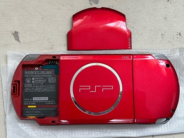 極美品 PSP プレイステーションポータブル PSP3000 ラディアントレッド 本体 動作確認済 箱説明書 メモカ、ワンセグなどおまけ付_画像8