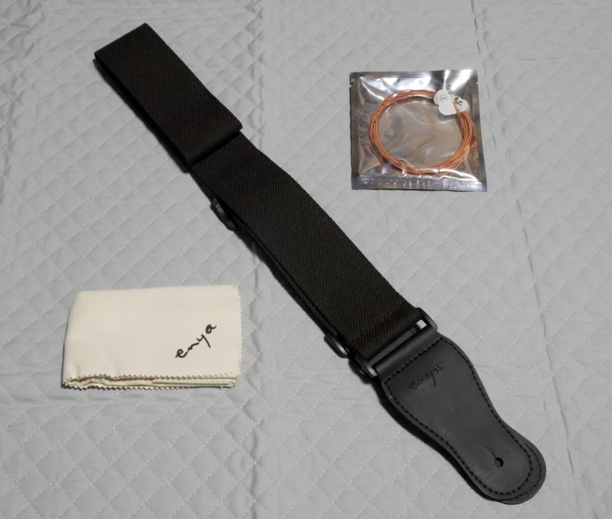 ENYA NOVA GO акустическая гитара черный карбоновый волокно enya с футляром .