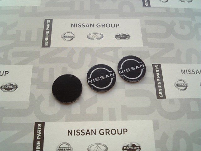 Nissan оригинальный Nissan новый наклейка-логотип номерная табличка блокировка болт для Y34 Gloria GLORIA Y33 Nissan оригинальный Nissan новый наклейка-логотип номерная табличка блокировка болт для Y34 Gloria GLORIA Y33