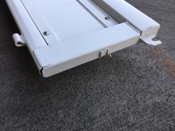 いすゞエルフ 新車外し サイドアオリ左 白 W3515mm*H398mm 厚み35mm 傷・汚れ有【発送不可】_画像4