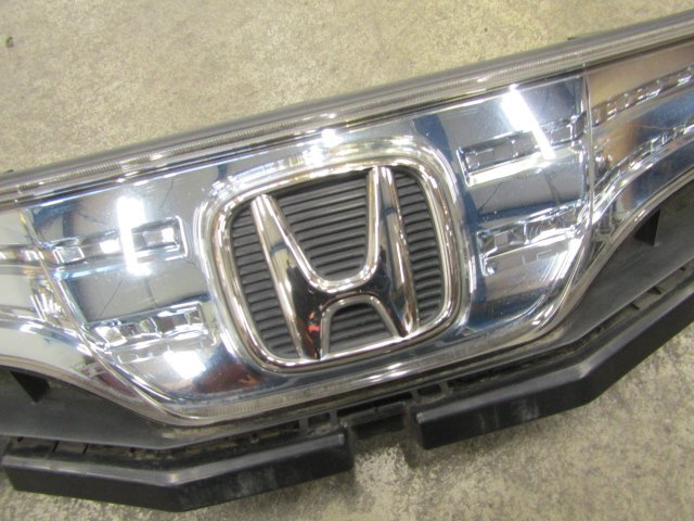 [25V+H2] ホンダ GP2 フィットシャトル フロントグリル ラジエターグリル クリアレンズ [71121-TF9-003]_画像2